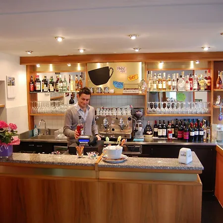 מלון E Ristorante Cassone מאלצ'סינה
