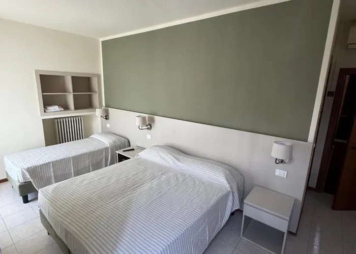 E Ristorante Cassone Отель Мальчезине