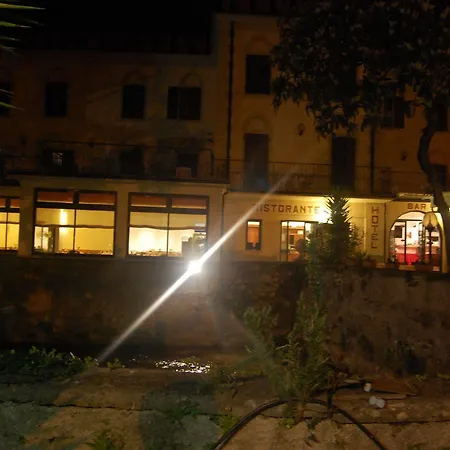 Cassone Hotel