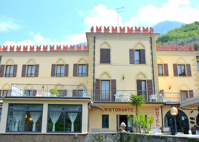 Hotel E Ristorante Cassone 2*